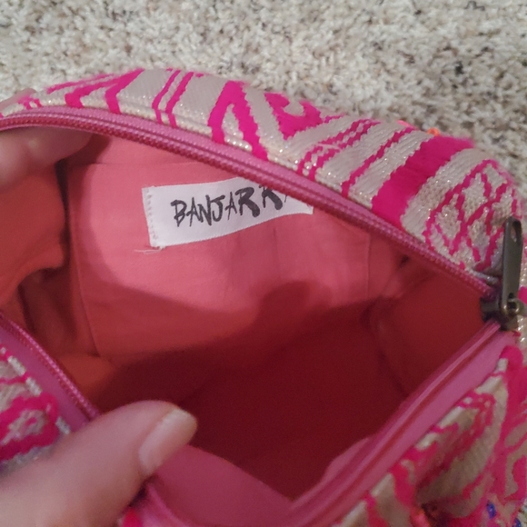 Makeup pouch 👝 - Picture 2 of 4